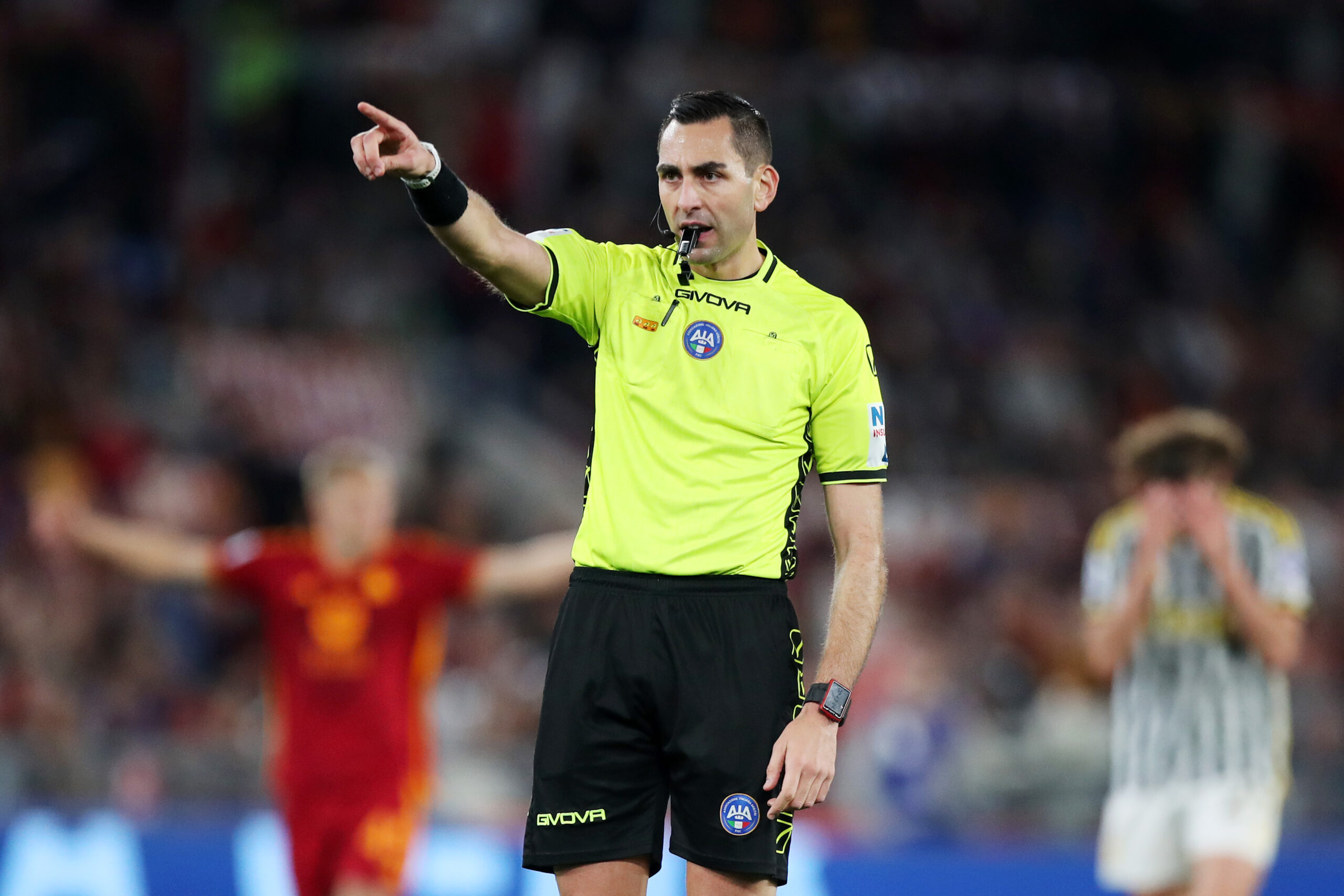 Napoli-Roma VAR review: Marin's challenge on Wesley draws a yellow card