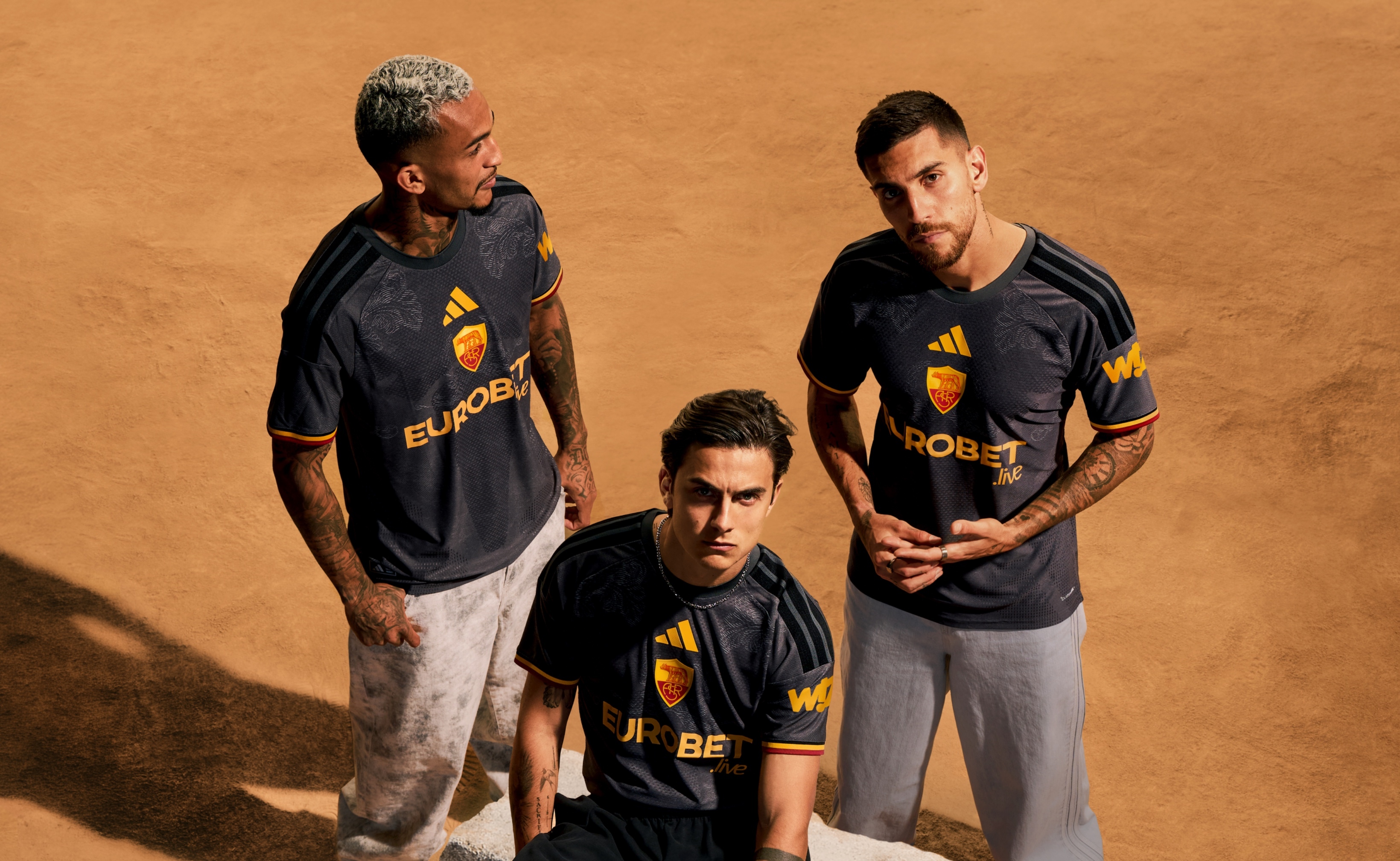 Roma to wear black third kit at Napoli today