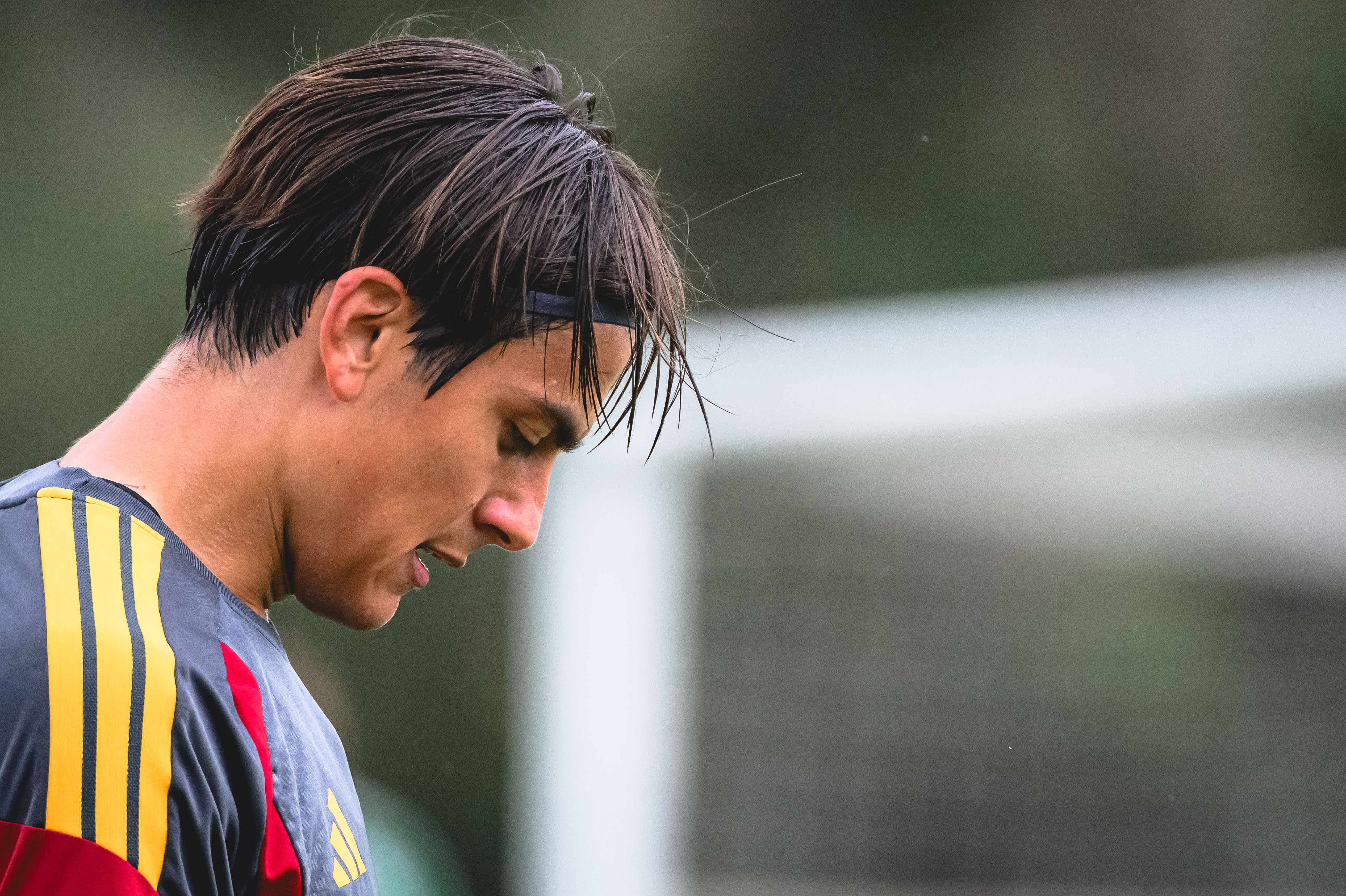 Dybala's return delayed by calf problem; Manchester United trip in doubt