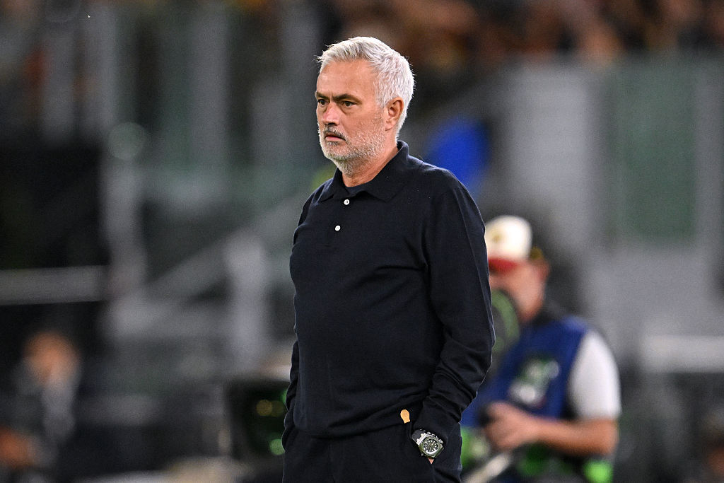 Mourinho thanks Roma fans after emotional Olimpico welcome