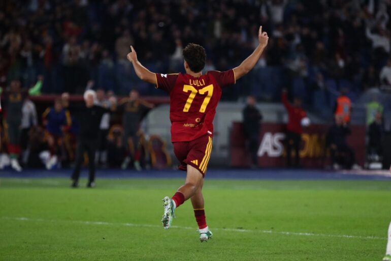 Castro and Lulli on target as Roma beat Genoa to climb into second